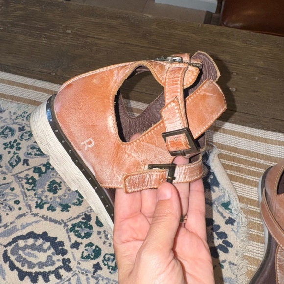 ROAN Brown Leather Gladiator Strappy Sandals with Buckle Size 8 - Picture 3 of 8